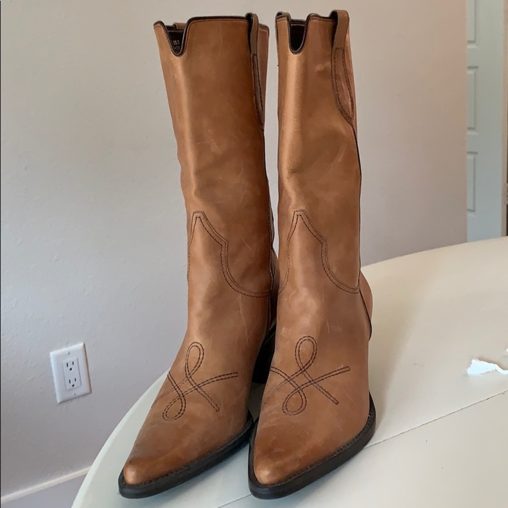 Tan leather cowgirl boots
